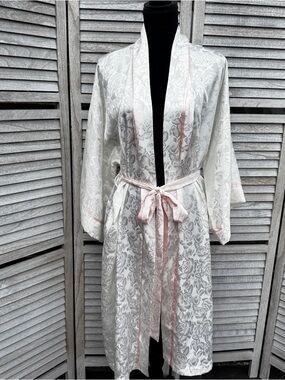 Vintage Victoria’s Secret Floral Jacquard Robe White Pink Gold Label Satind